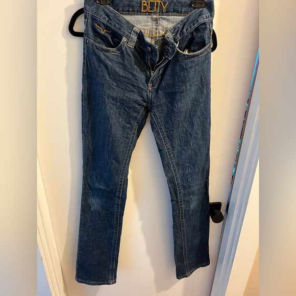 Kimes Ranch Betty - Picture 1 of 2